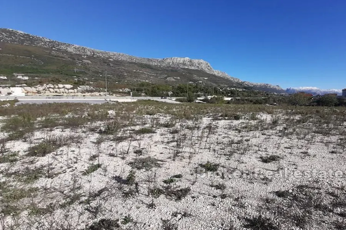 Terreno edificabile commerciale con vista mare