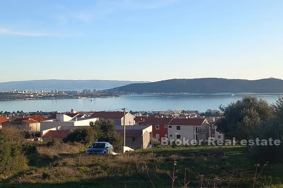 Terreno edificabile con vista mare aperta