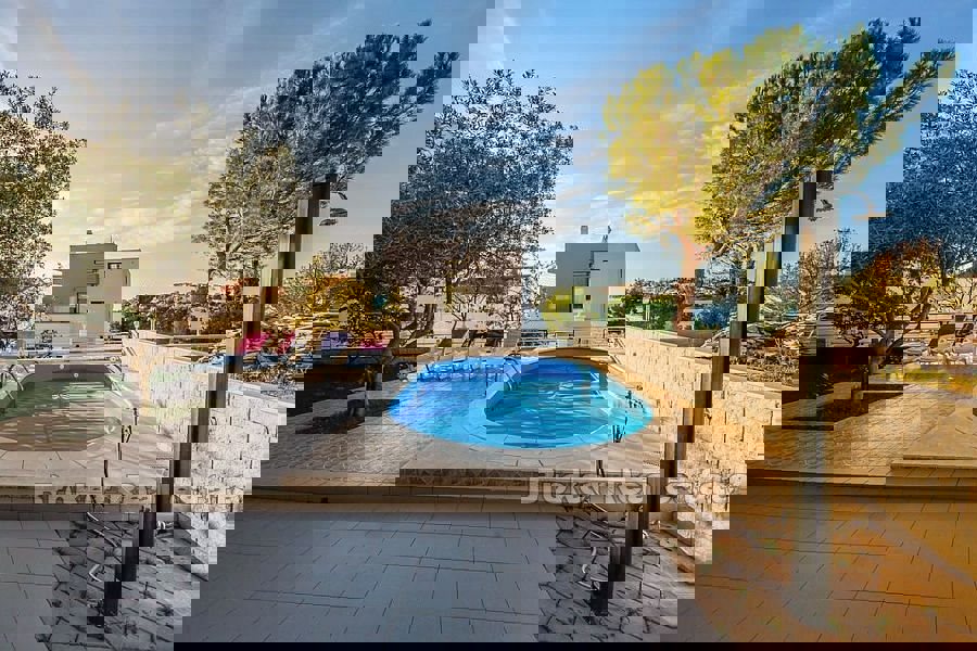 Palazzina vicino al mare