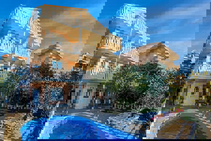 Palazzina vicino al mare