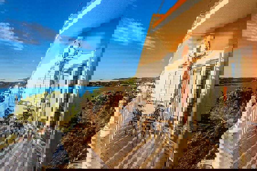 Palazzina vicino al mare