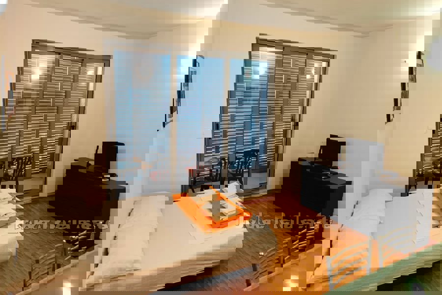 Una vasta tenuta con case per vacanze e turismo