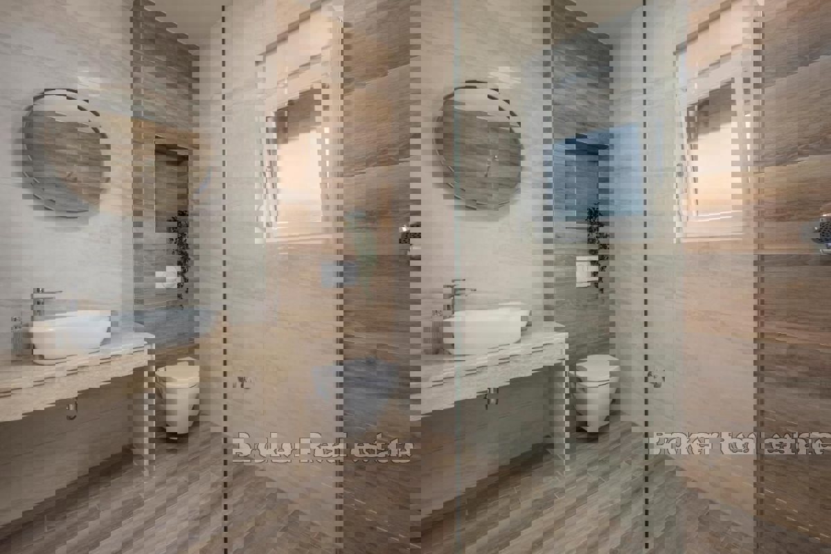 Casa moderna con due appartamenti vicino al mare