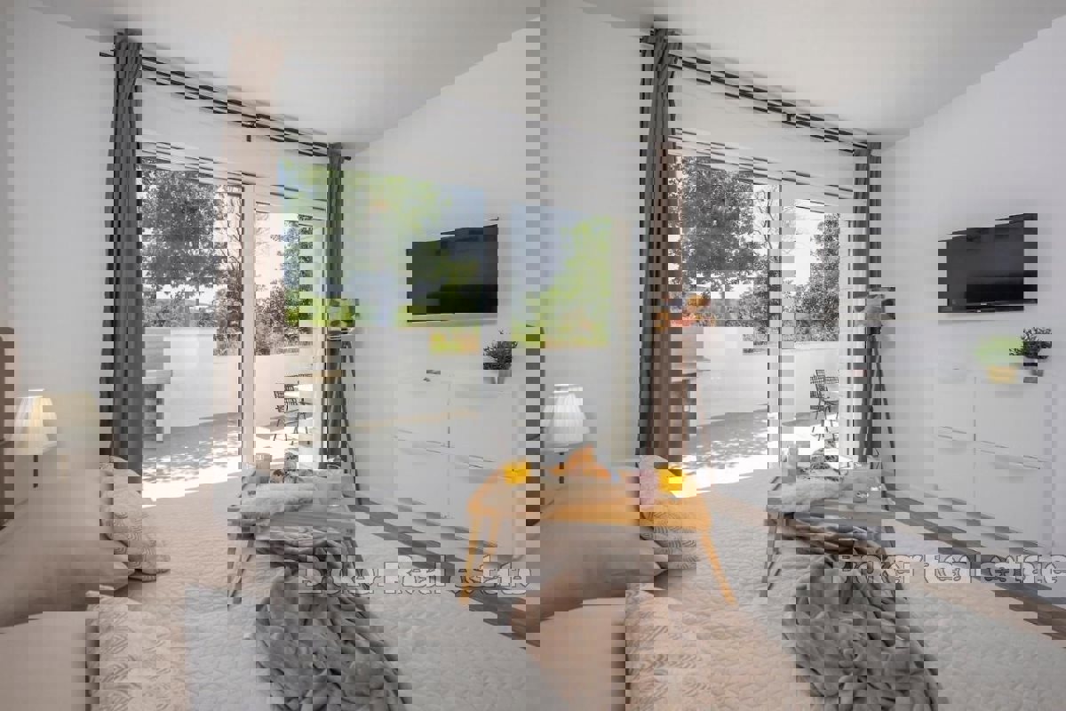 Casa moderna con due appartamenti vicino al mare