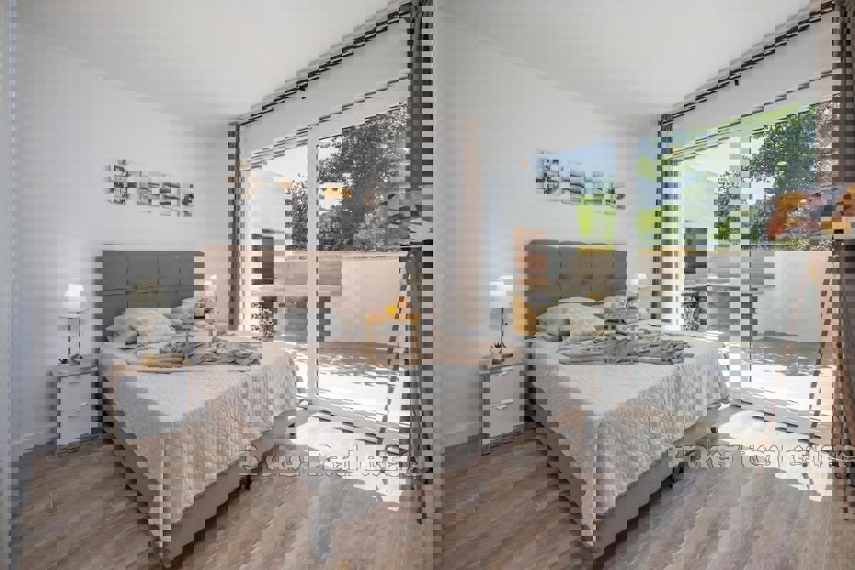 Casa moderna con due appartamenti vicino al mare