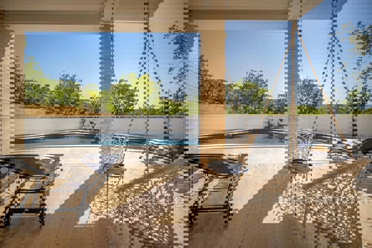 Casa moderna con due appartamenti vicino al mare