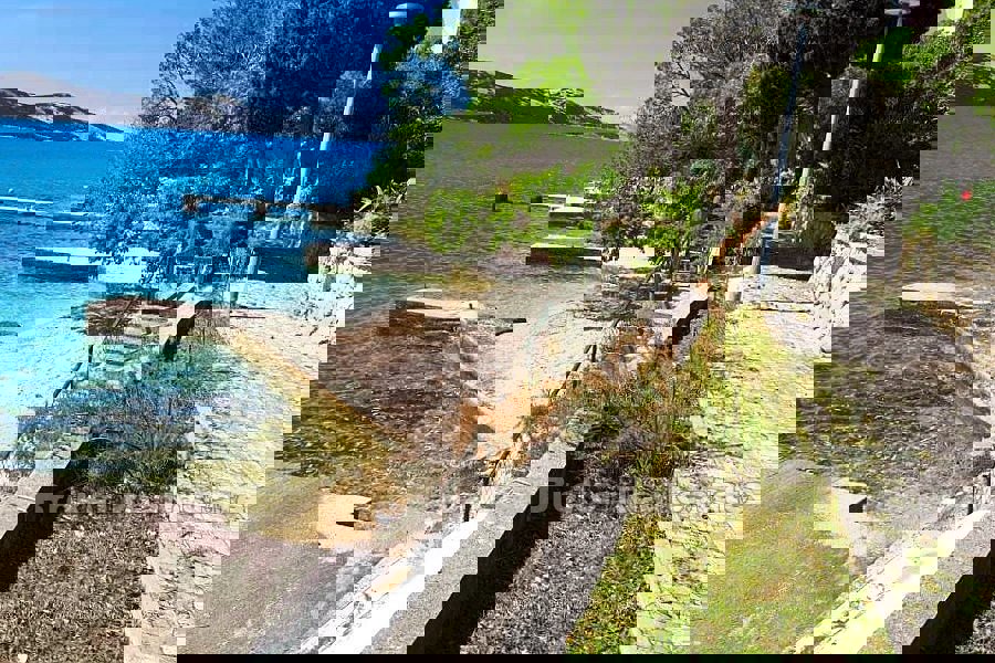 Casa con piscina in seconda fila al mare