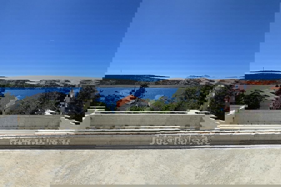 Casa con piscina in seconda fila al mare