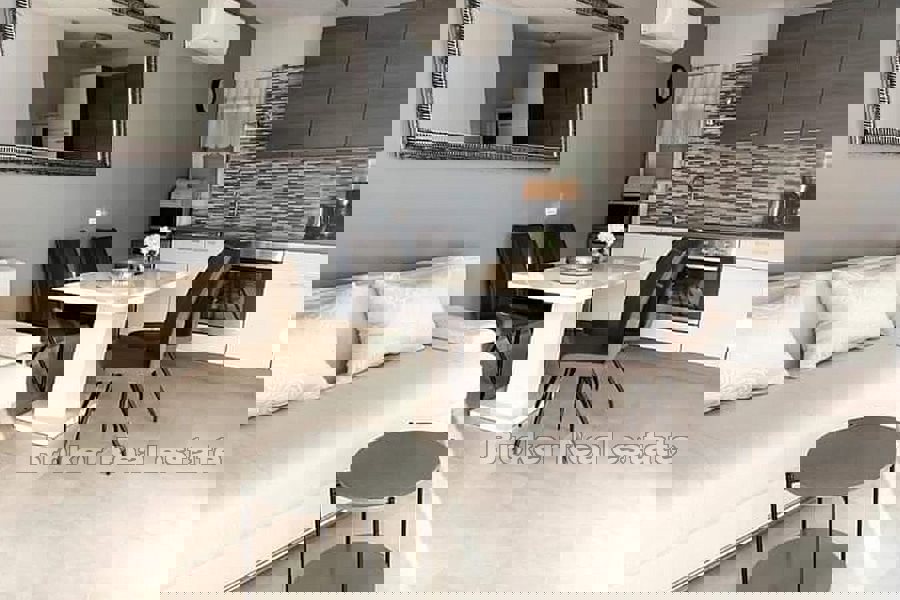 Palazzina bifamiliare seconda fila dal mare