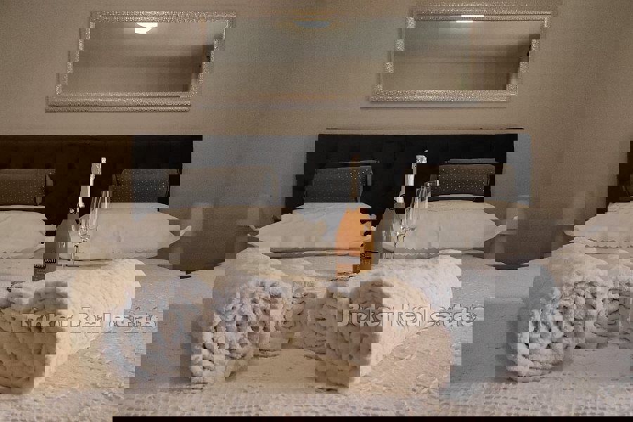 Palazzina bifamiliare seconda fila dal mare