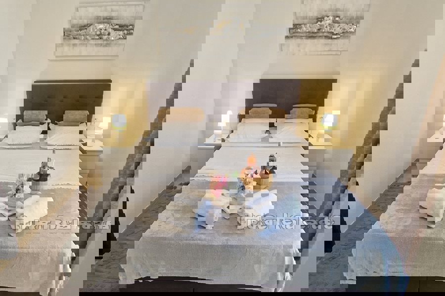 Palazzina bifamiliare seconda fila dal mare