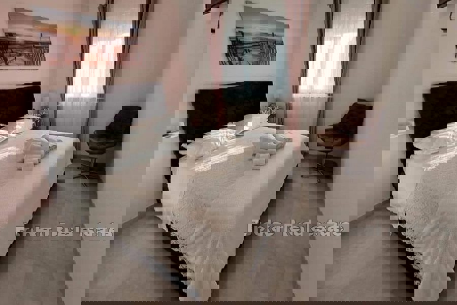 Palazzina bifamiliare seconda fila dal mare