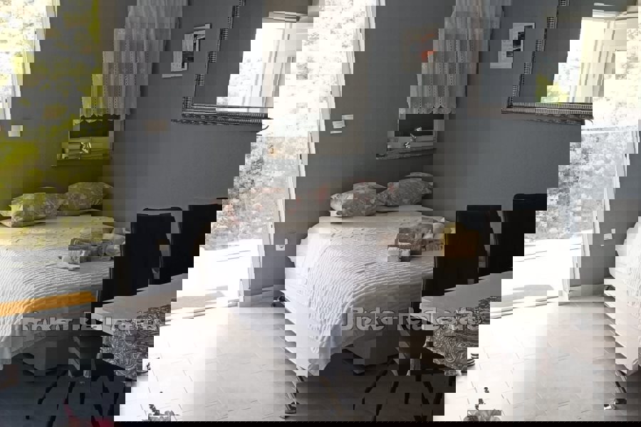 Palazzina bifamiliare seconda fila dal mare