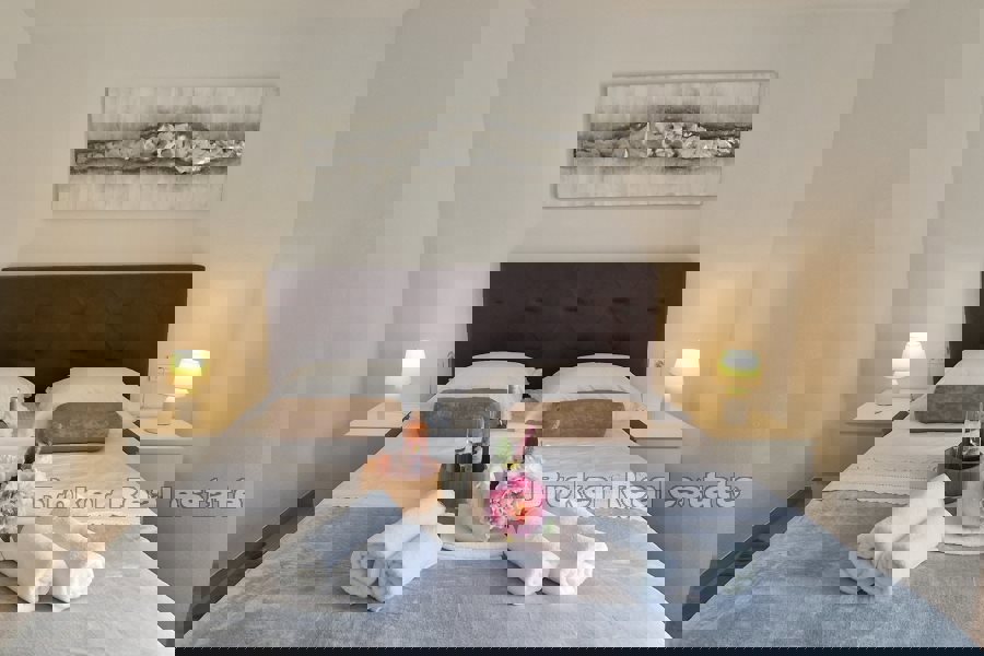 Palazzina bifamiliare seconda fila dal mare