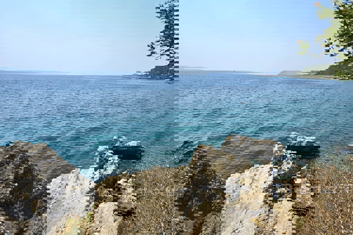 Casa bifamiliare in prima fila al mare