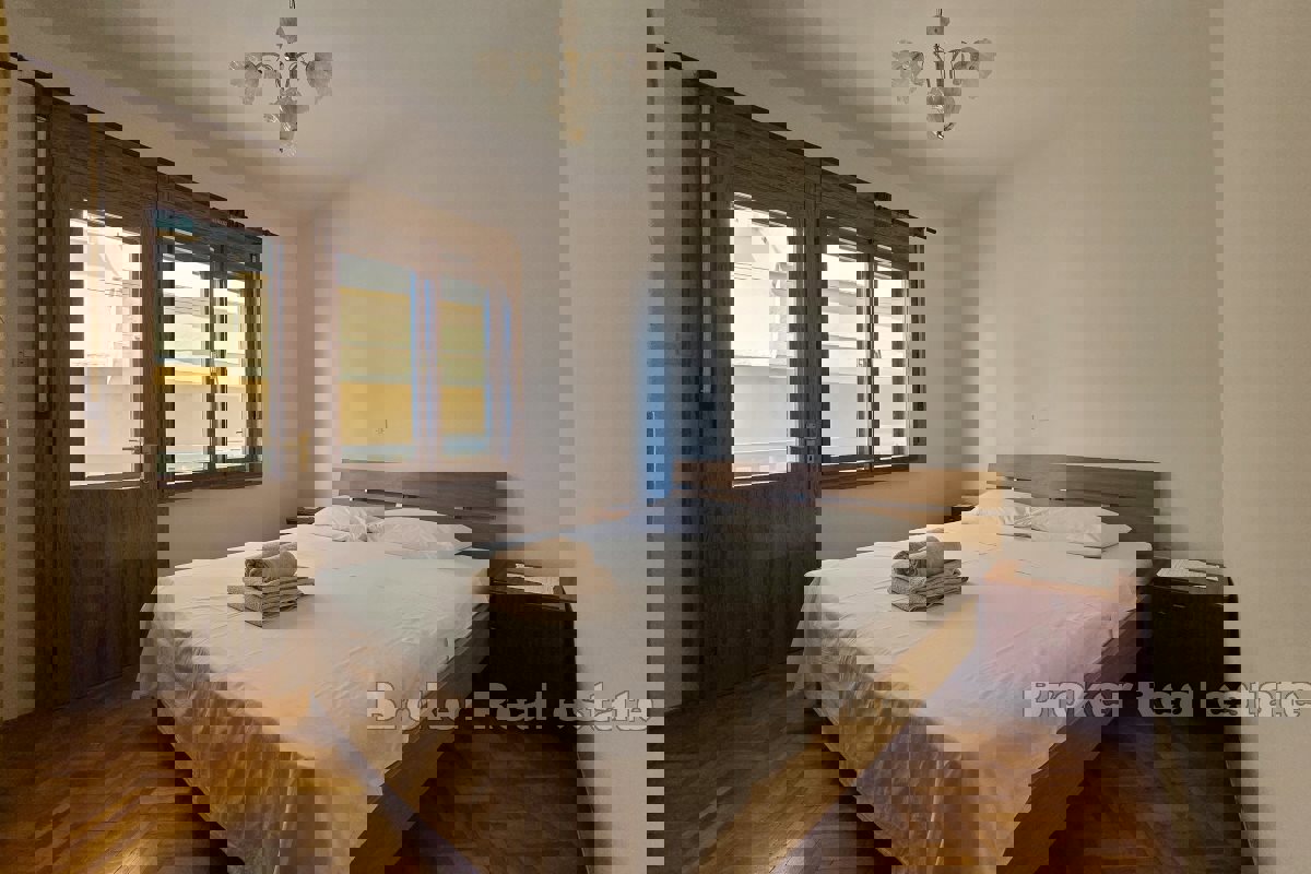 Casa bifamiliare in prima fila al mare