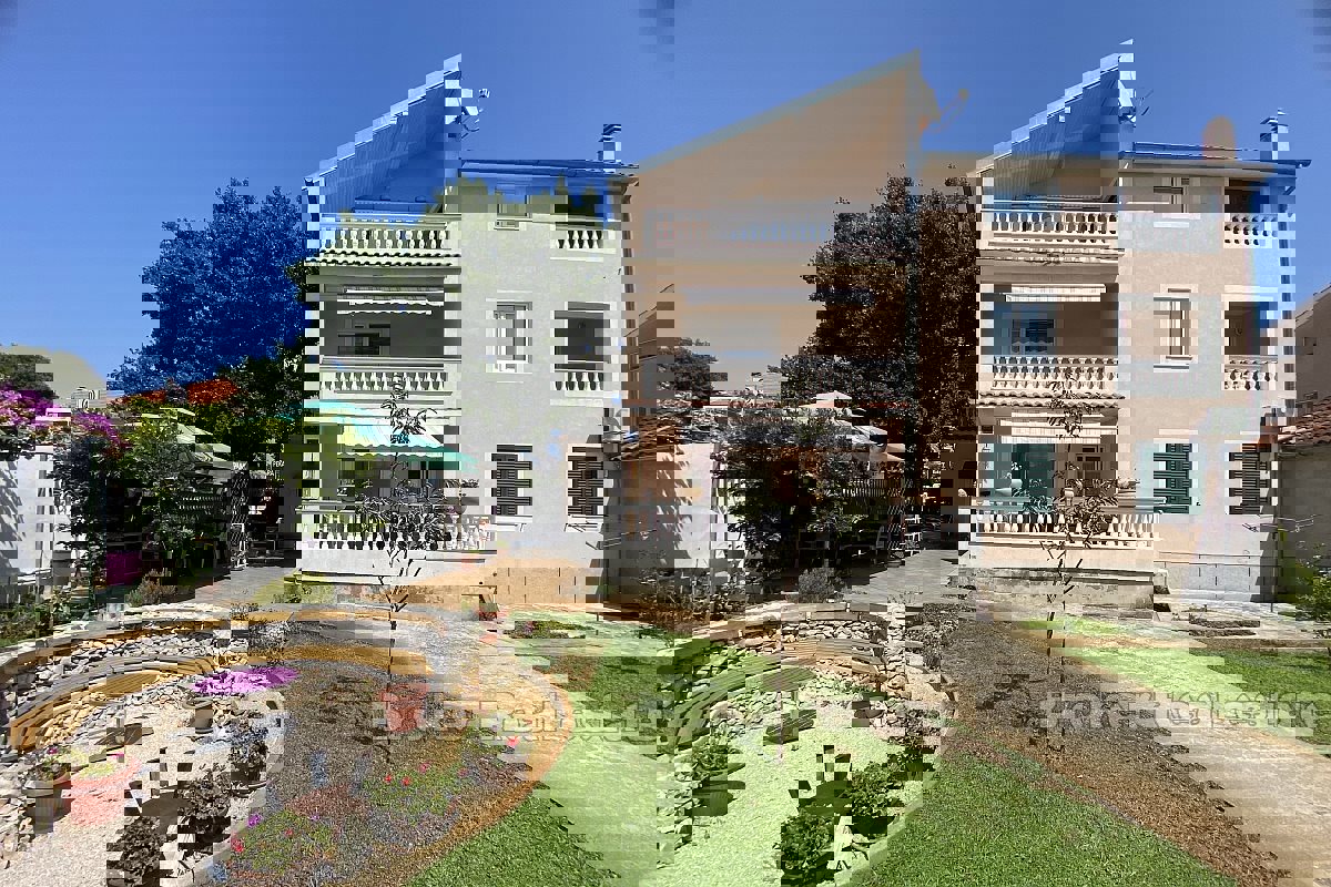 Casa con ristorante