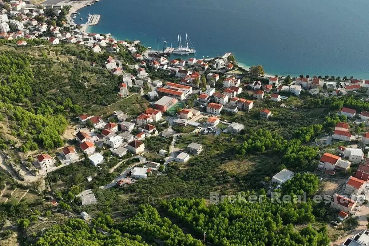 Ampio terreno edificabile con vista mare