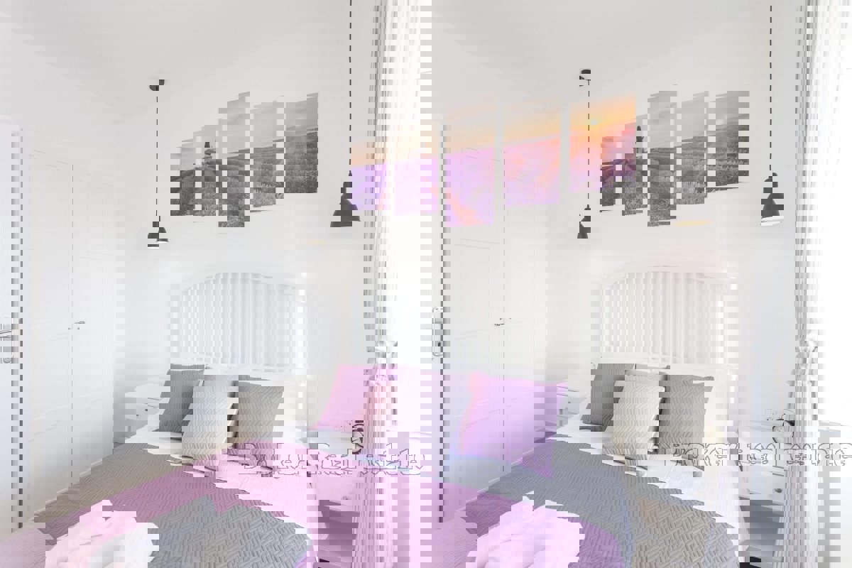 Casa in pietra, prima fila al mare