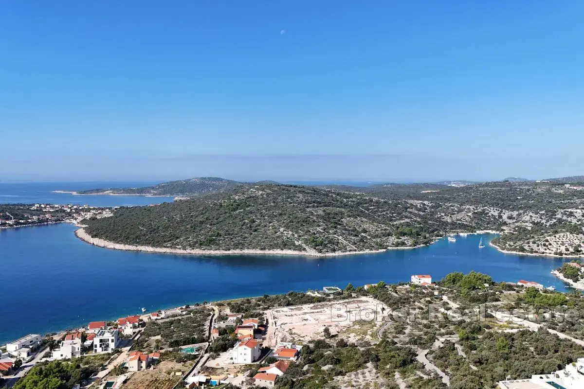 Terreno edificabile unico con vista panoramica sul mare