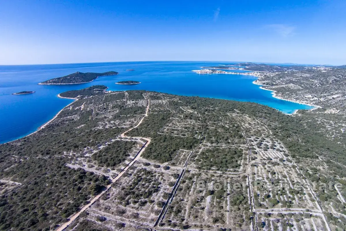 Terreno edificabile nella zona turistica in prima fila sul mare