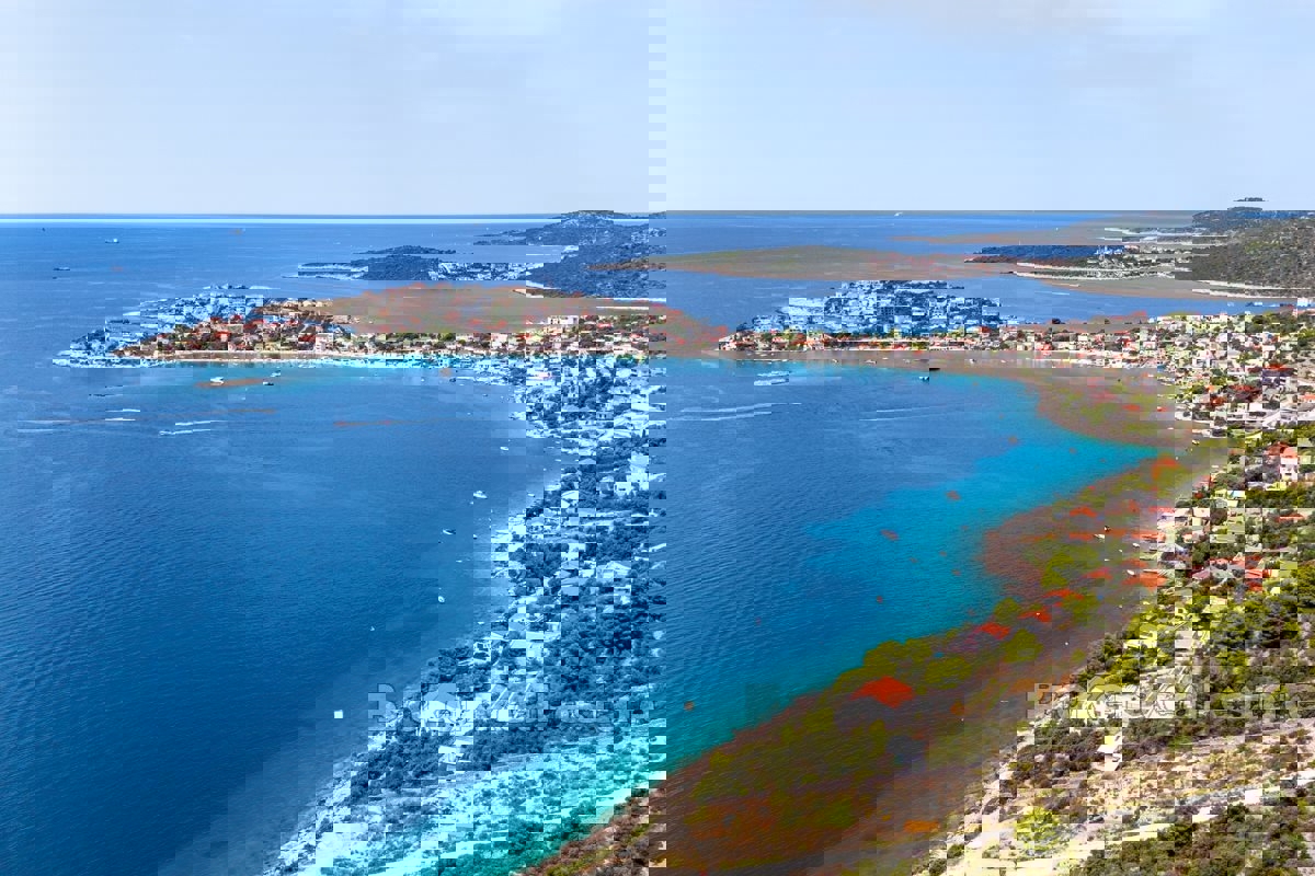 Terreno edificabile nella zona turistica in prima fila sul mare