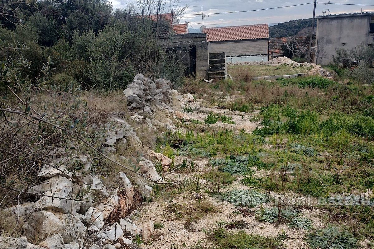 Terreno attraente vicino al mare