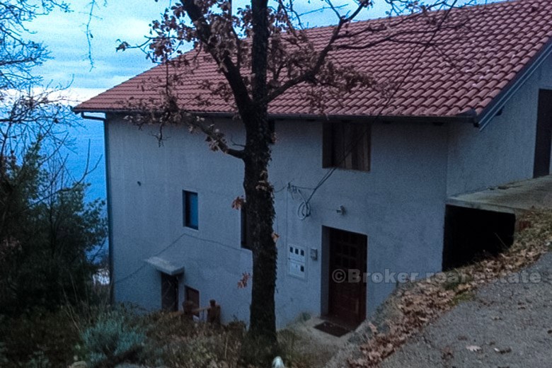 Casa con vista sul mare, per la vendita