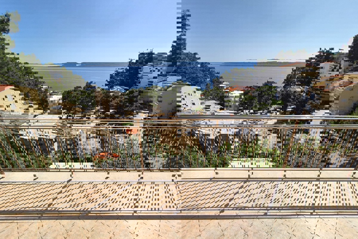 Casa indipendente con 20 camere e un ristorante