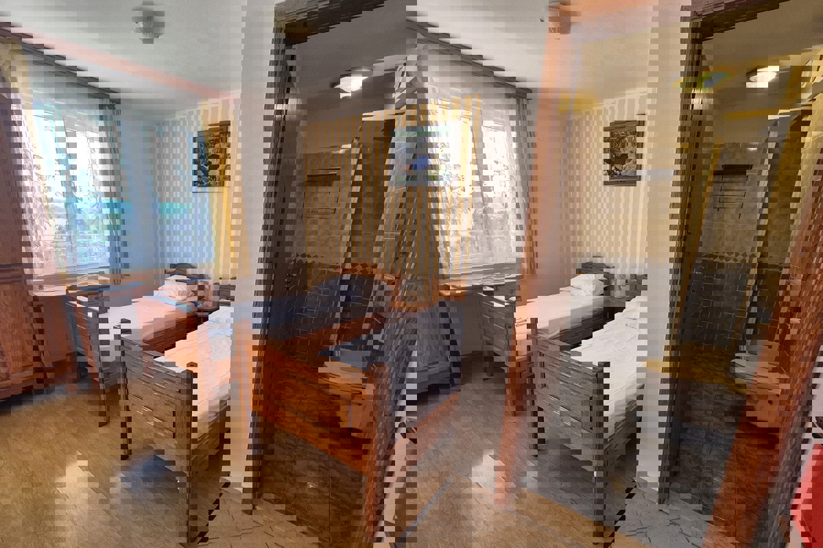 Casa indipendente con 20 camere e un ristorante