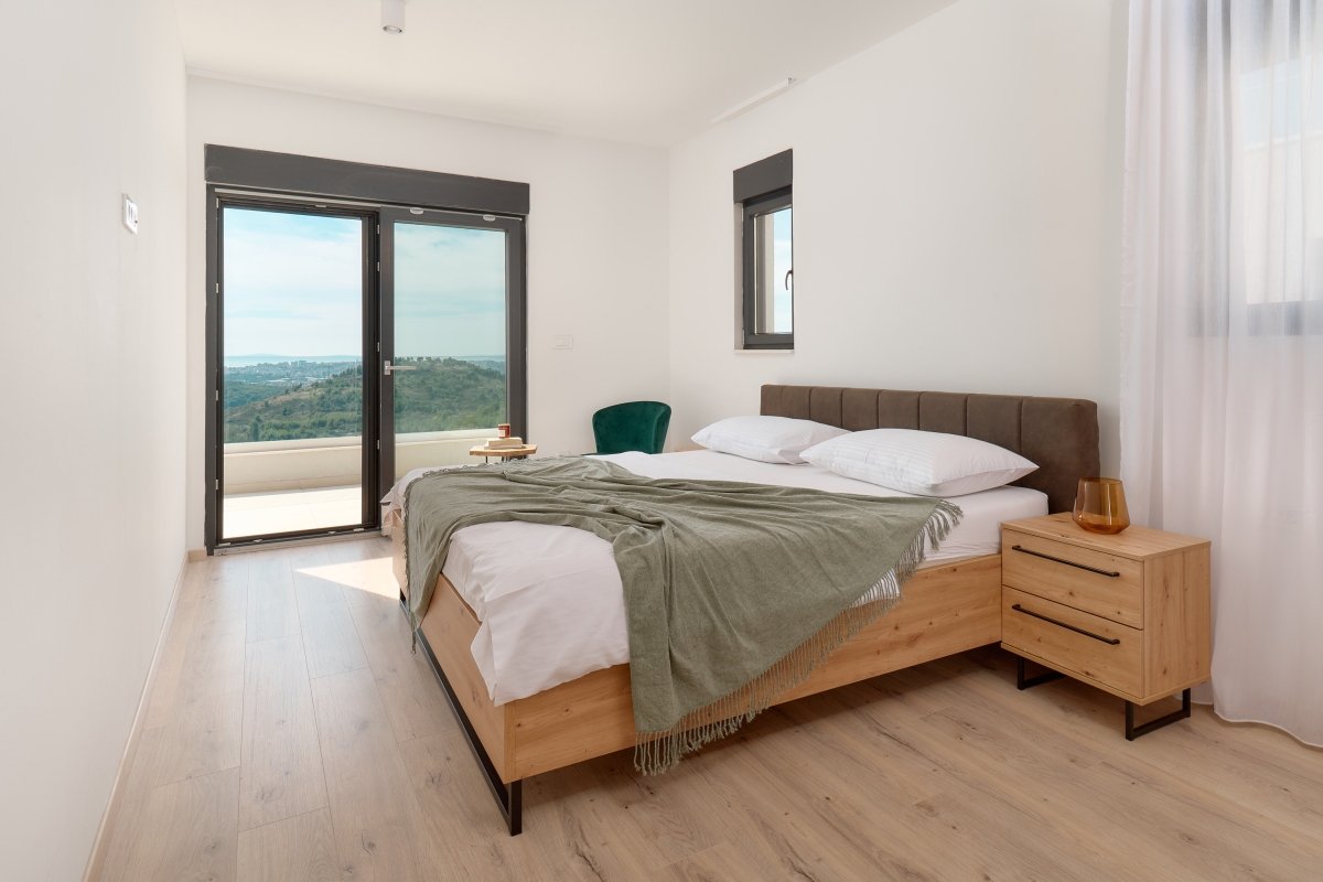 Villa moderna con vista panoramica sul mare e sulla città