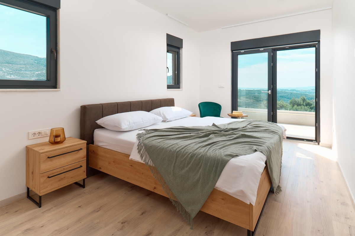 Villa moderna con vista panoramica sul mare e sulla città