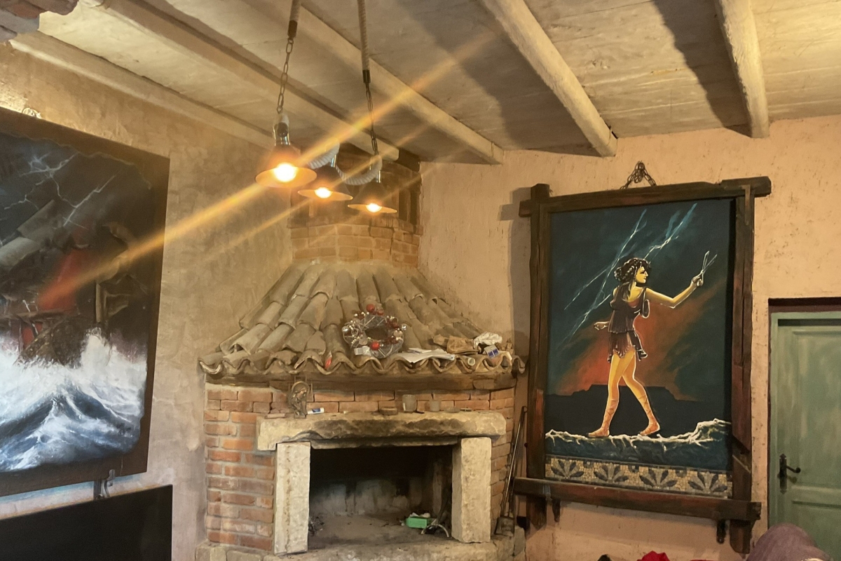 Casa in pietra con vista mare aperto