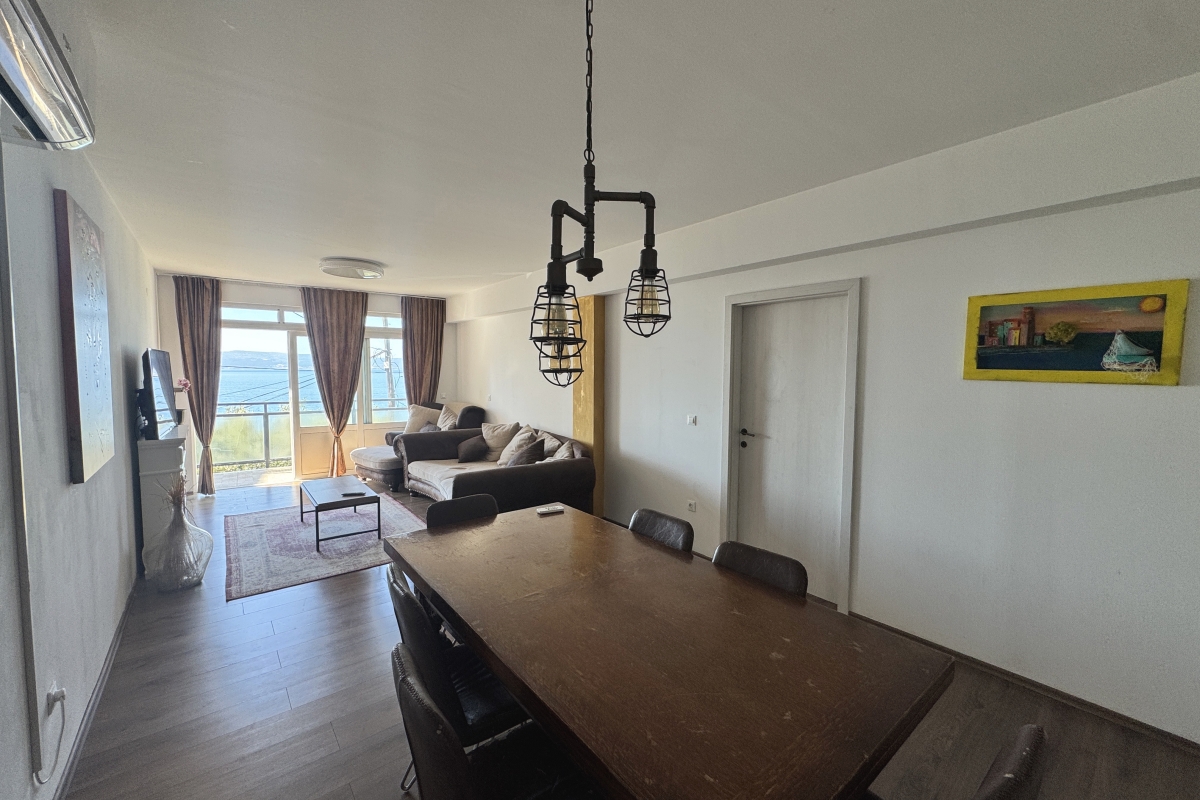 Appartamento con due camere da letto con vista mare