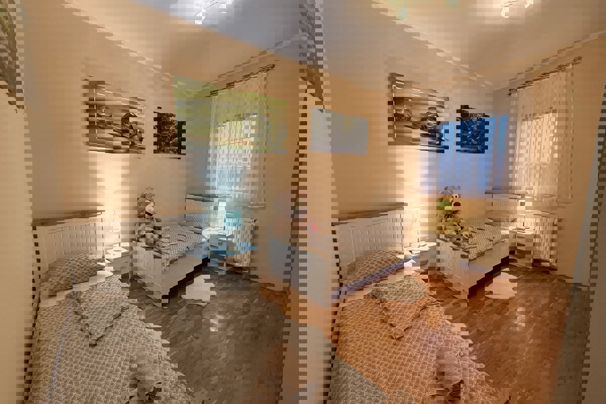 Casa moderna con piscina