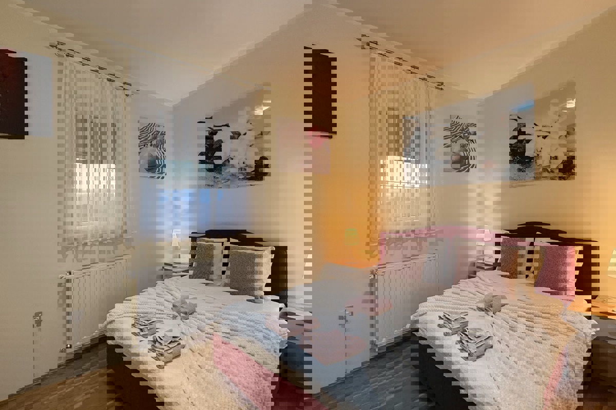 Casa moderna con piscina