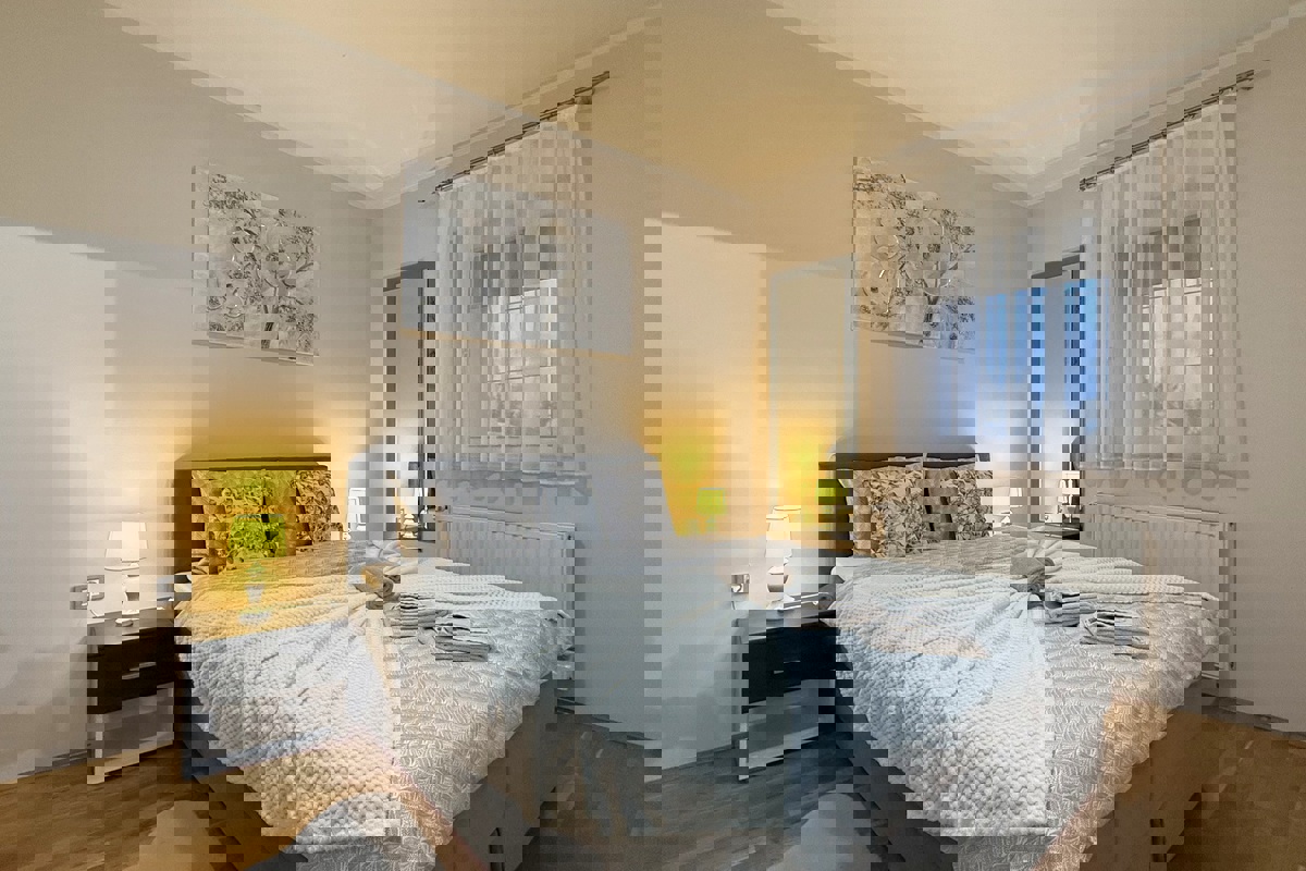 Casa moderna con piscina