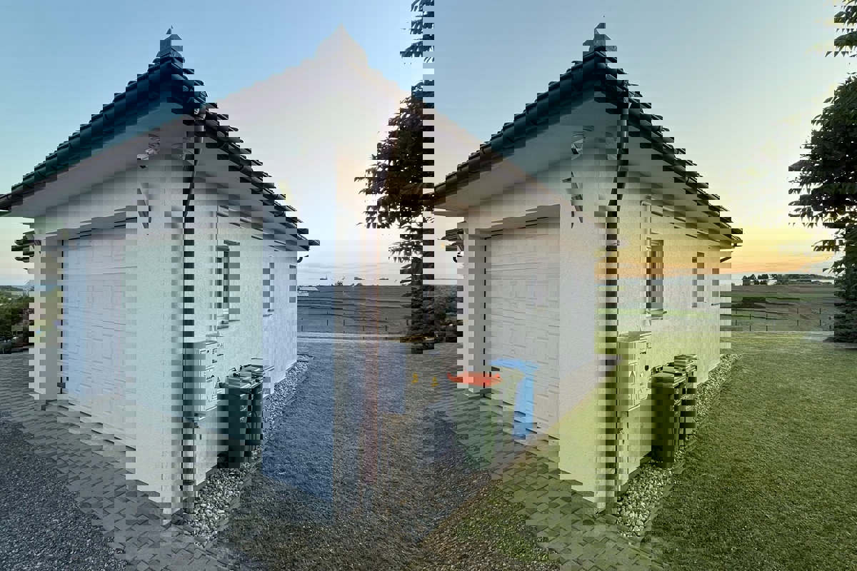 Casa moderna con piscina