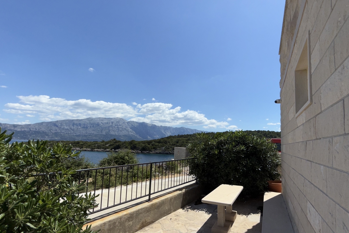 Casa mediterranea con piscina vicino al mare