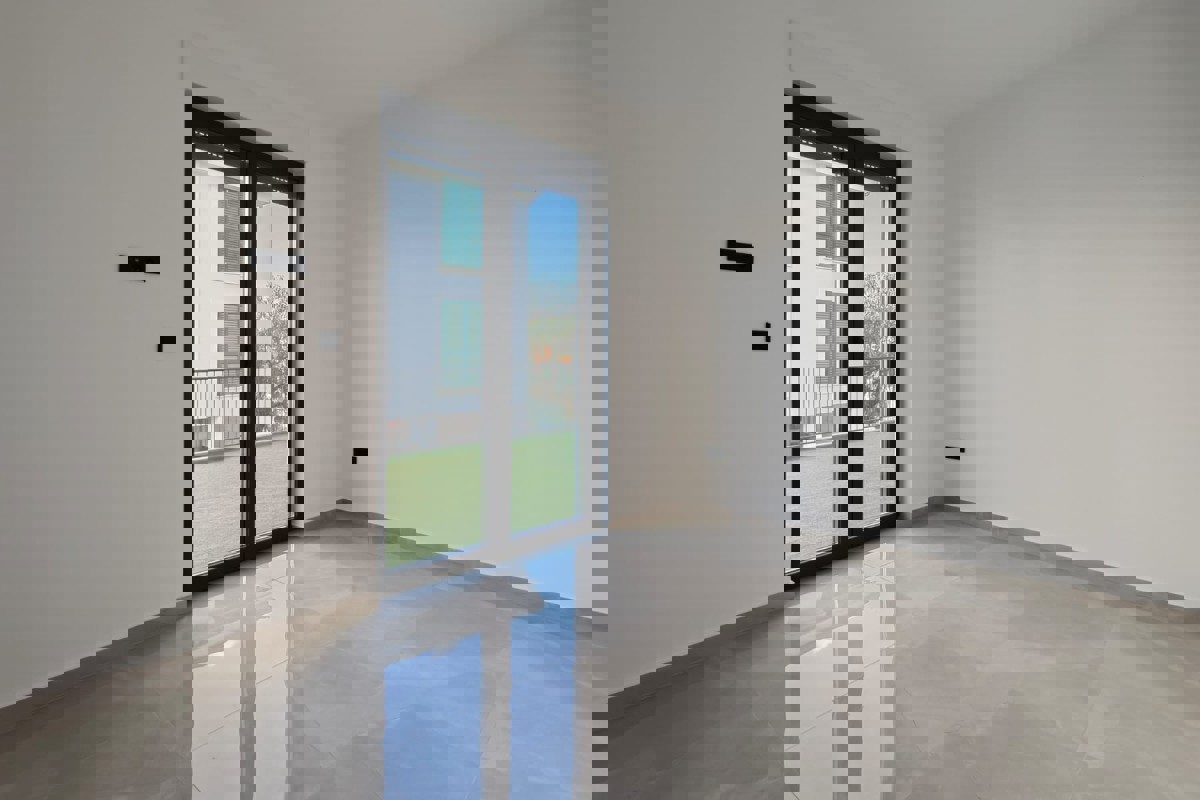 Ampio appartamento con piscina e giardino