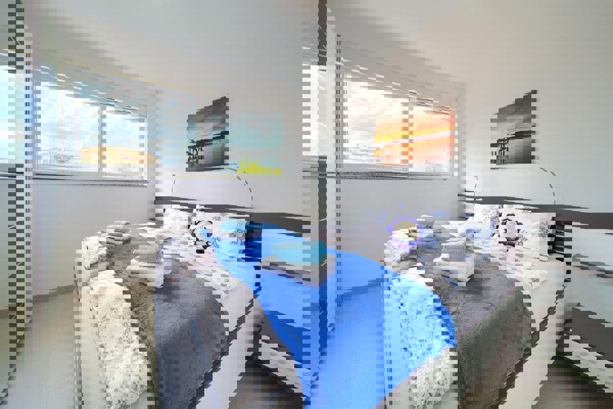 Bilocale con vista mare