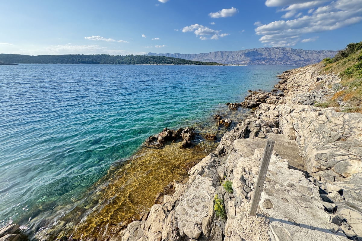 Casa su un terreno di pregio, in prima fila al mare