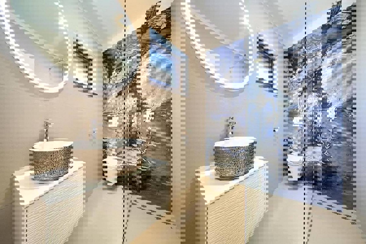 Moderno appartamento duplex con piscina