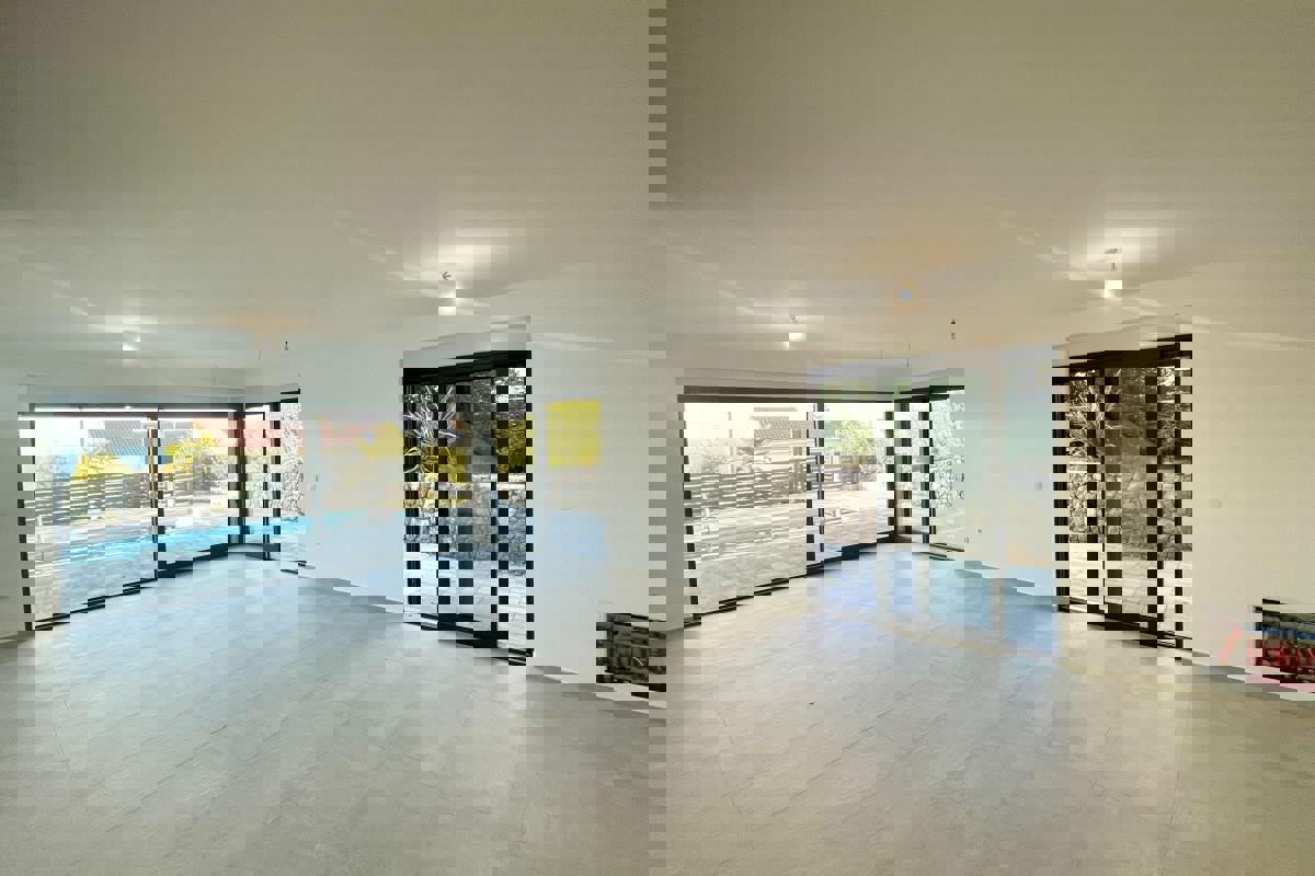 Casa bifamiliare con piscina vicino alla spiaggia