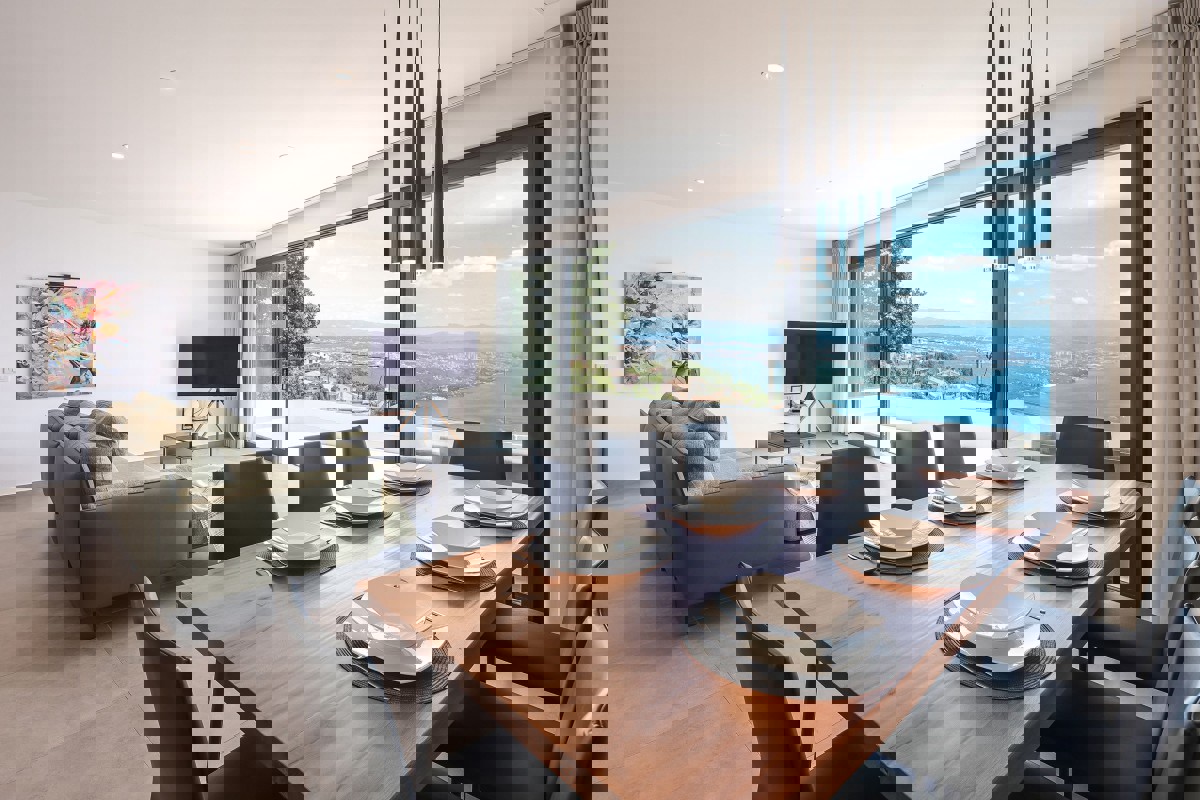 Villa con piscina e vista sul Golfo del Quarnero