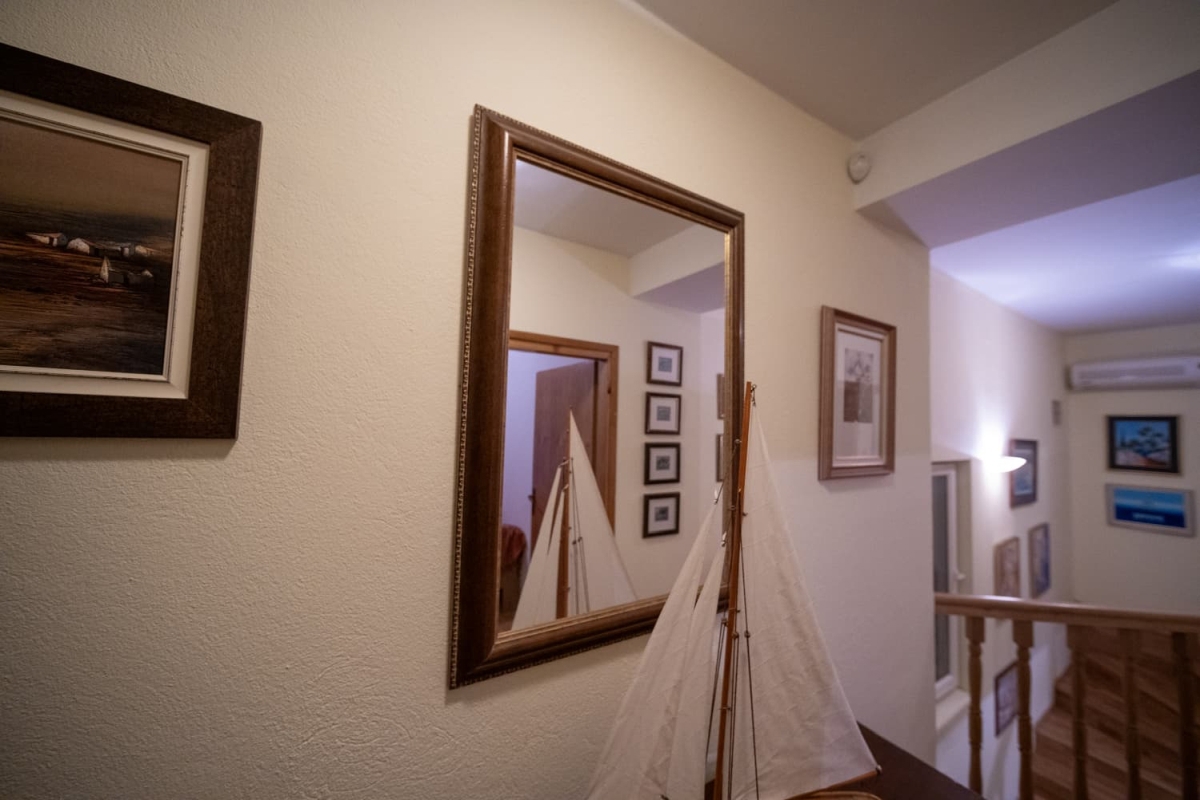 Idilliaca casa isolata immersa nel verde