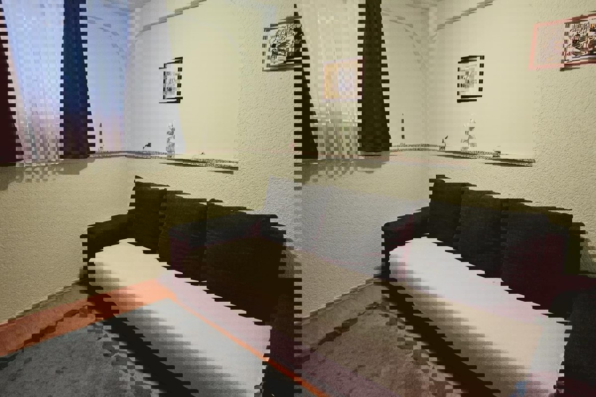 Appartamento con loggia e vista mare