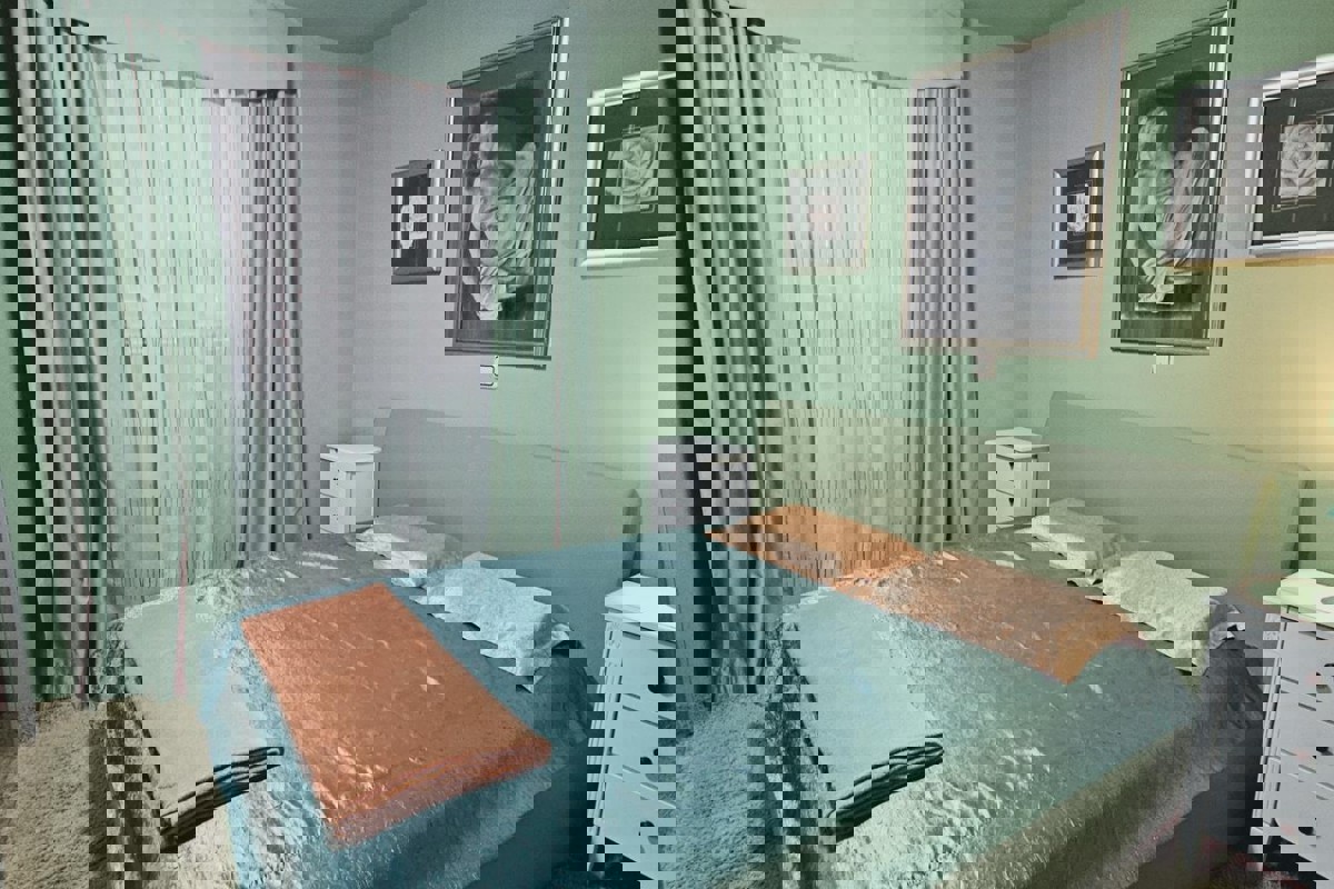 Appartamento con loggia e vista mare