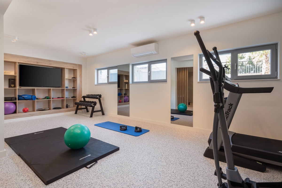 Villa di lusso con piscina in prima fila sul mare