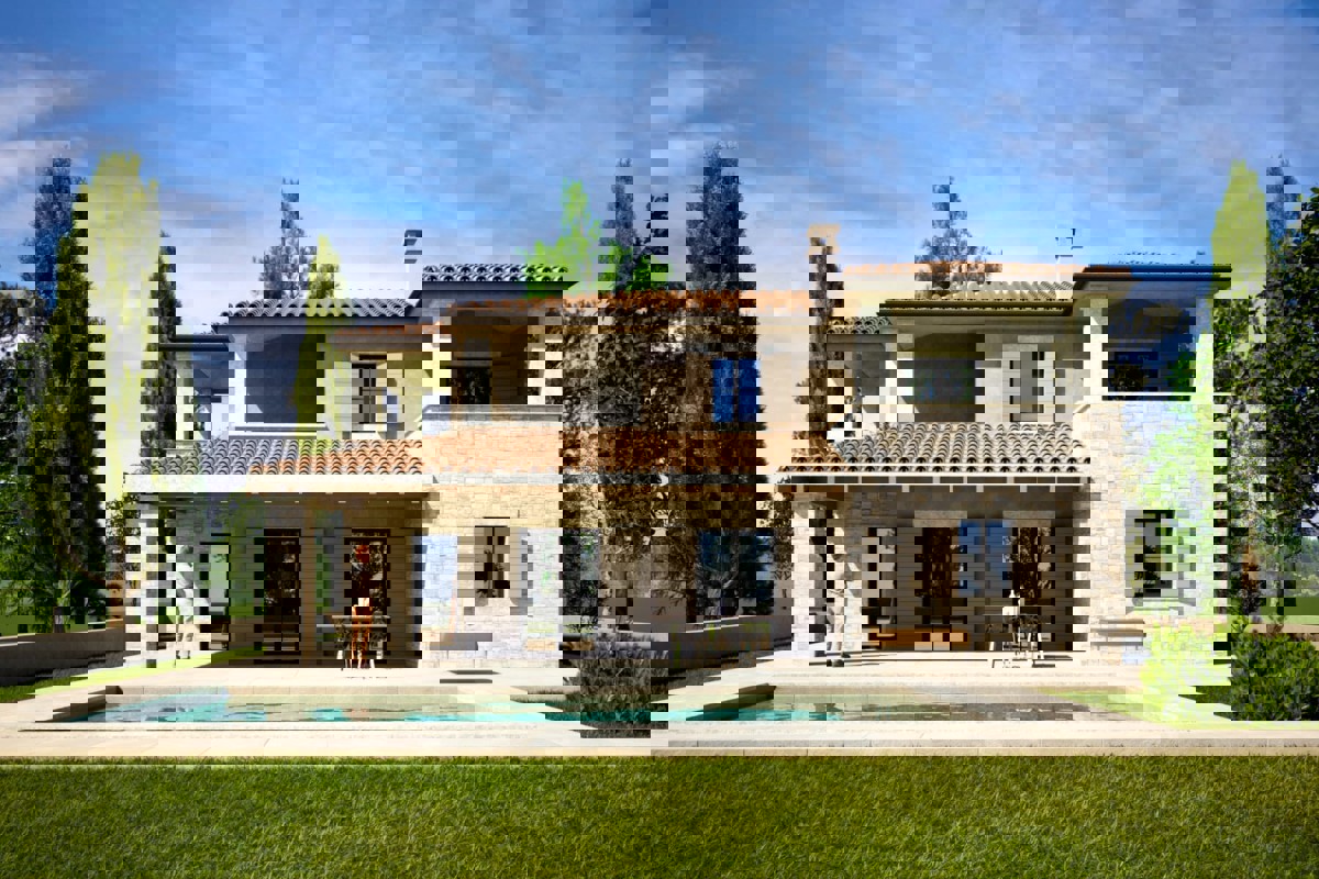 Casa in pietra d'Istria con piscina e vista mare